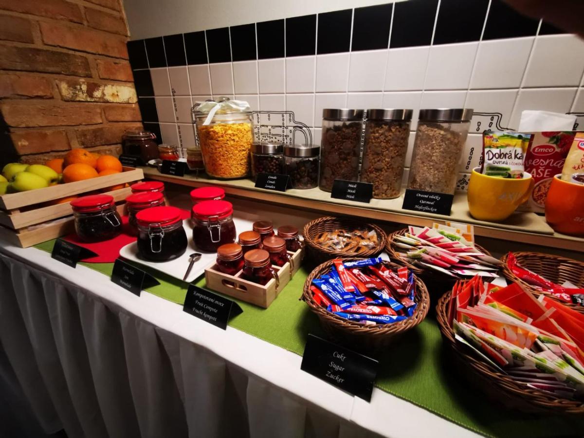 Hotel U Cisare Iii. Mělník Kültér fotó