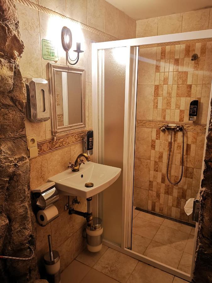 Hotel U Cisare Iii. Mělník Kültér fotó