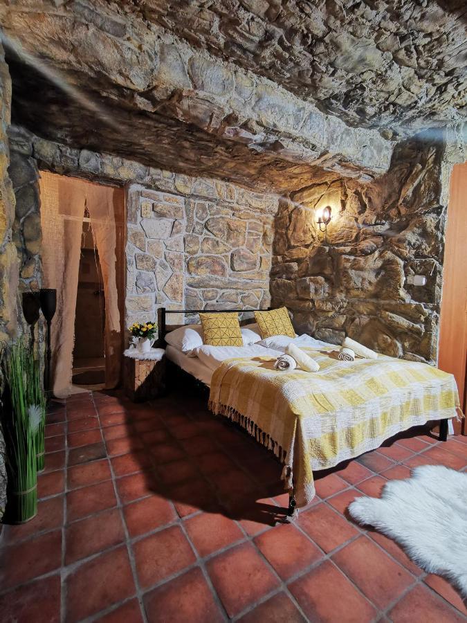 Hotel U Cisare Iii. Mělník Kültér fotó